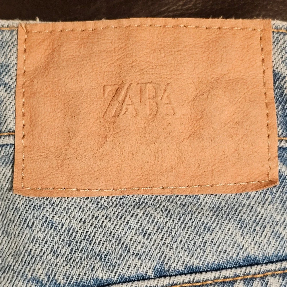Zara Womens High Waisted Mom Jeans Light Wash Blue Denim Size 10 Taper Leg 90s - Picture 4 of 6